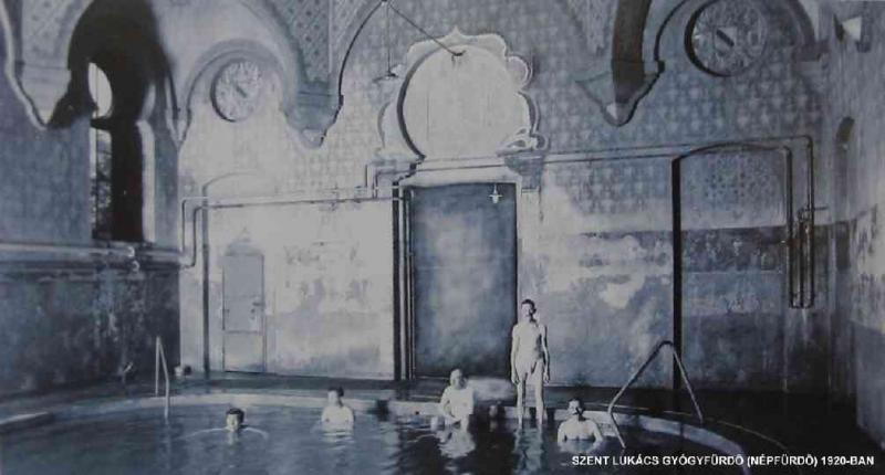 Fürdőcsarnok a huszas években